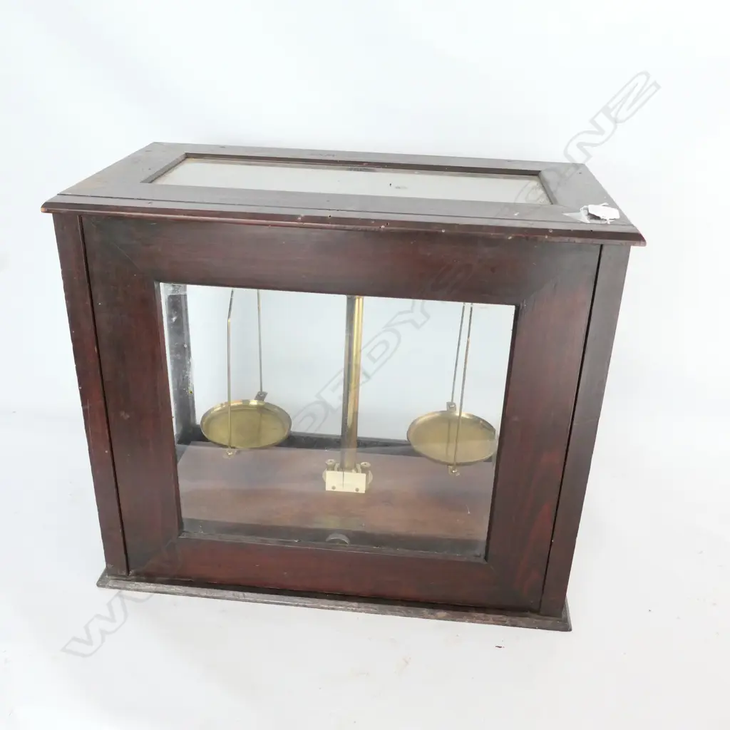 SET OF CHEMICAL BALANCE SCALES IN GLAZED CASE Image 1++